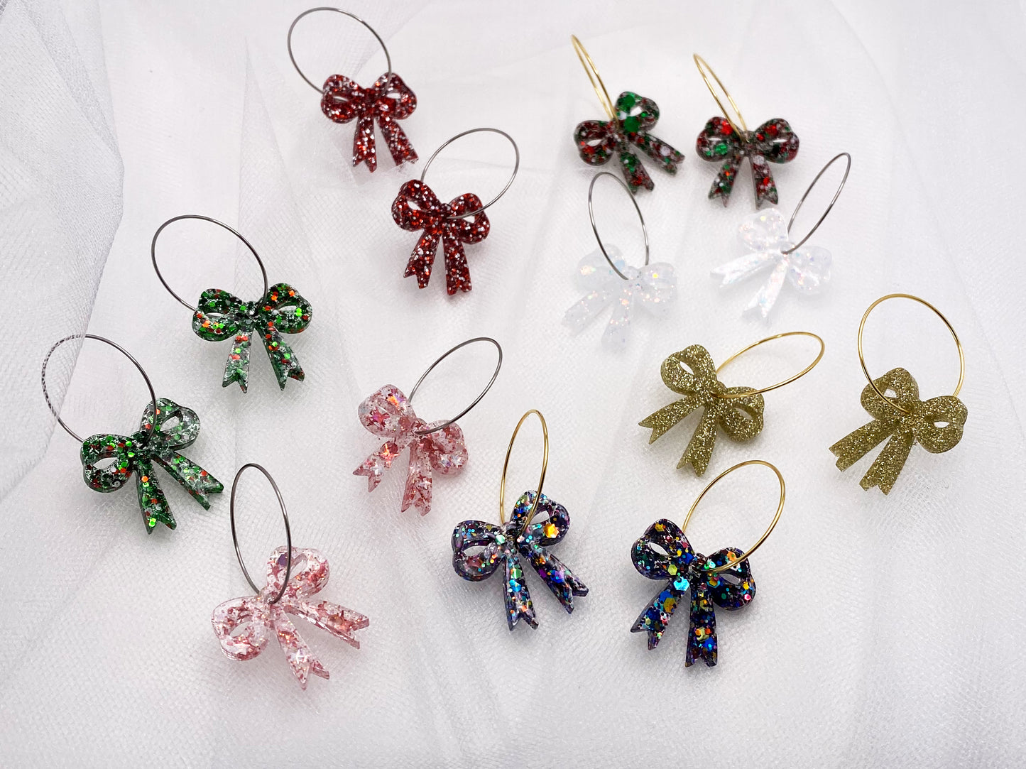 Fun holiday bow dangles
