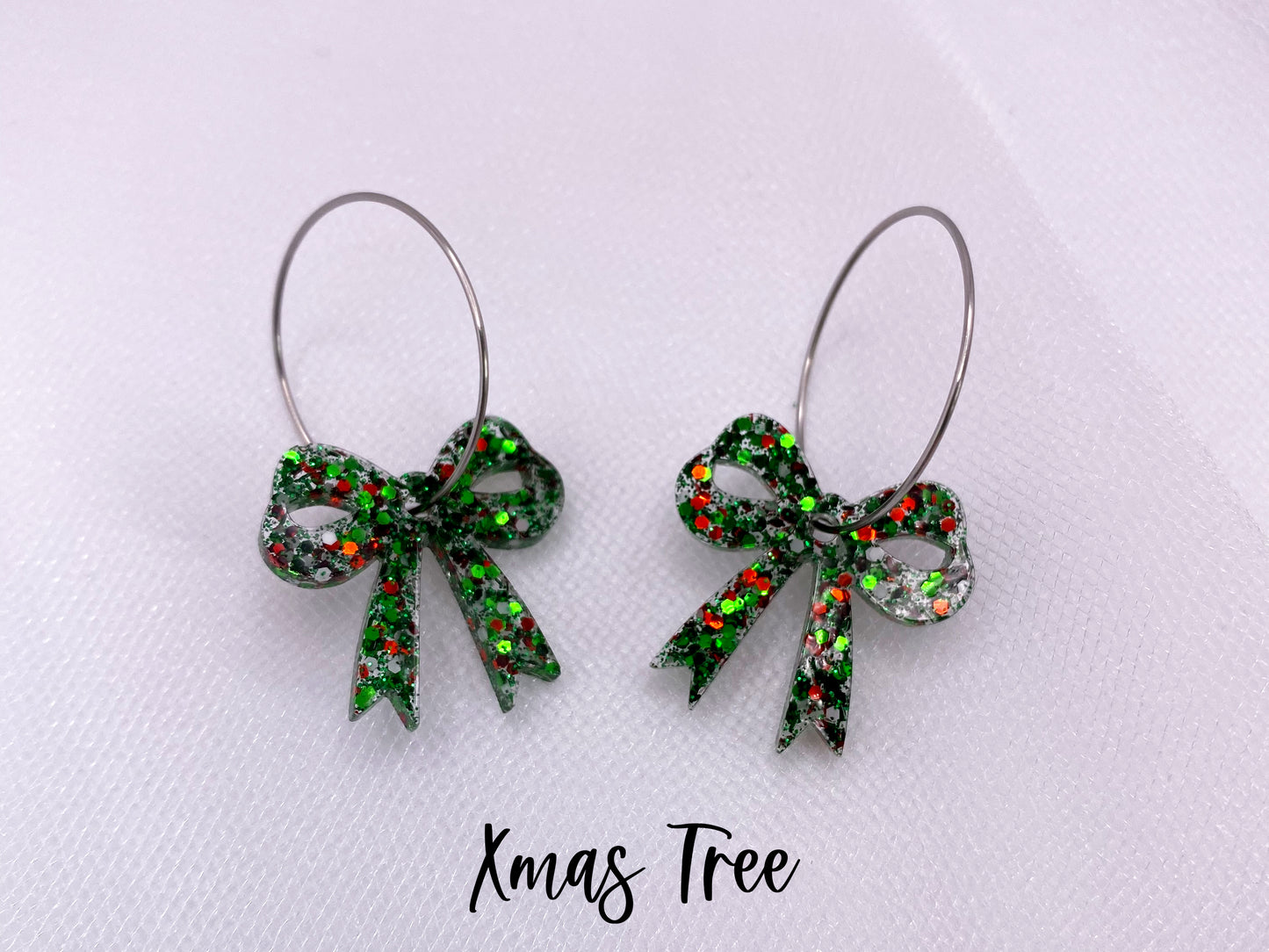 Fun holiday bow dangles