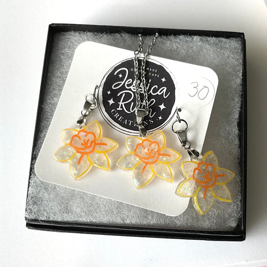 Daffodil Dangle & Necklace Set